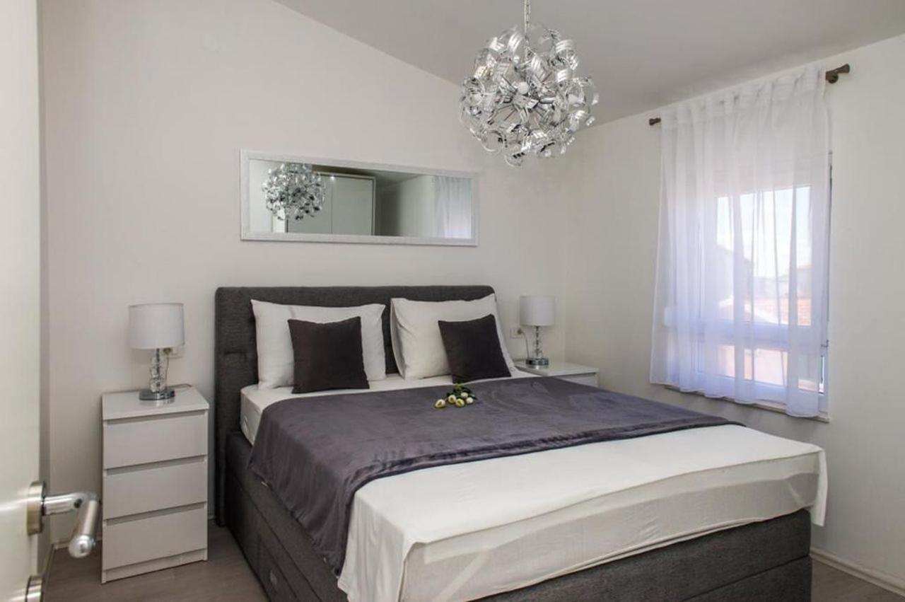 Apartments Zdeslav Rogoznica  Extérieur photo