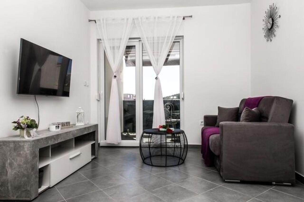 Apartments Zdeslav Rogoznica  Extérieur photo