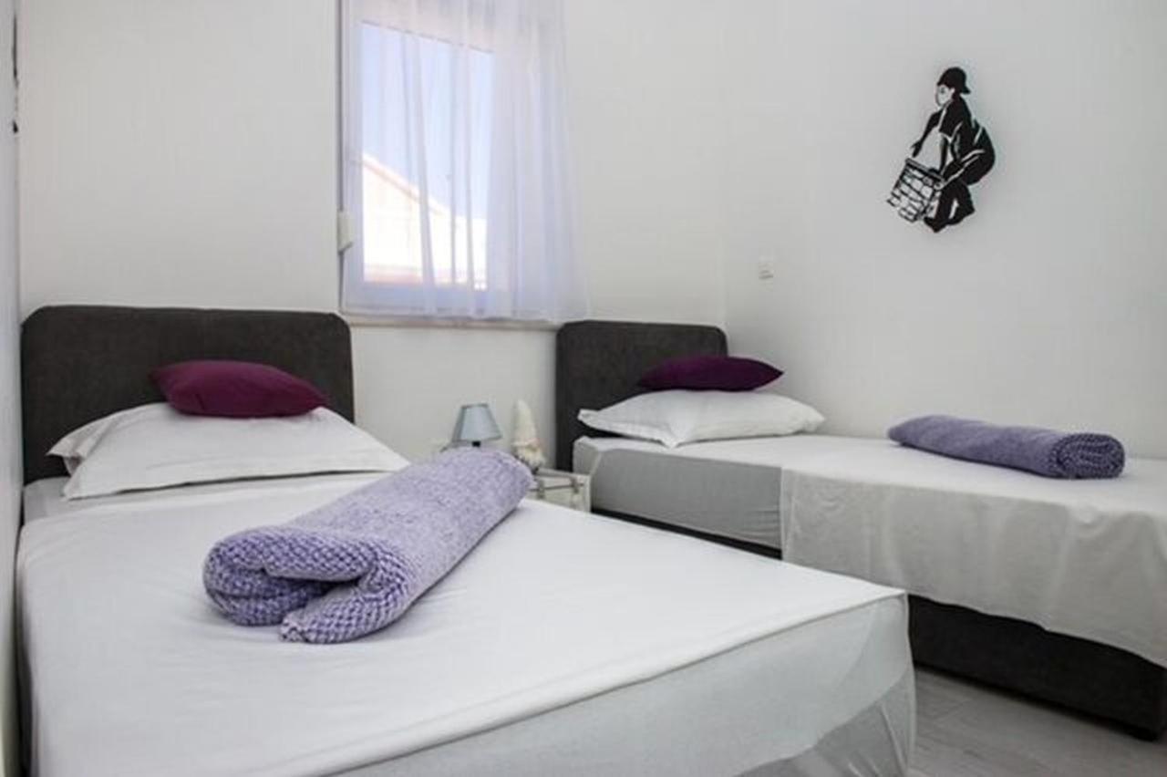 Apartments Zdeslav Rogoznica  Extérieur photo